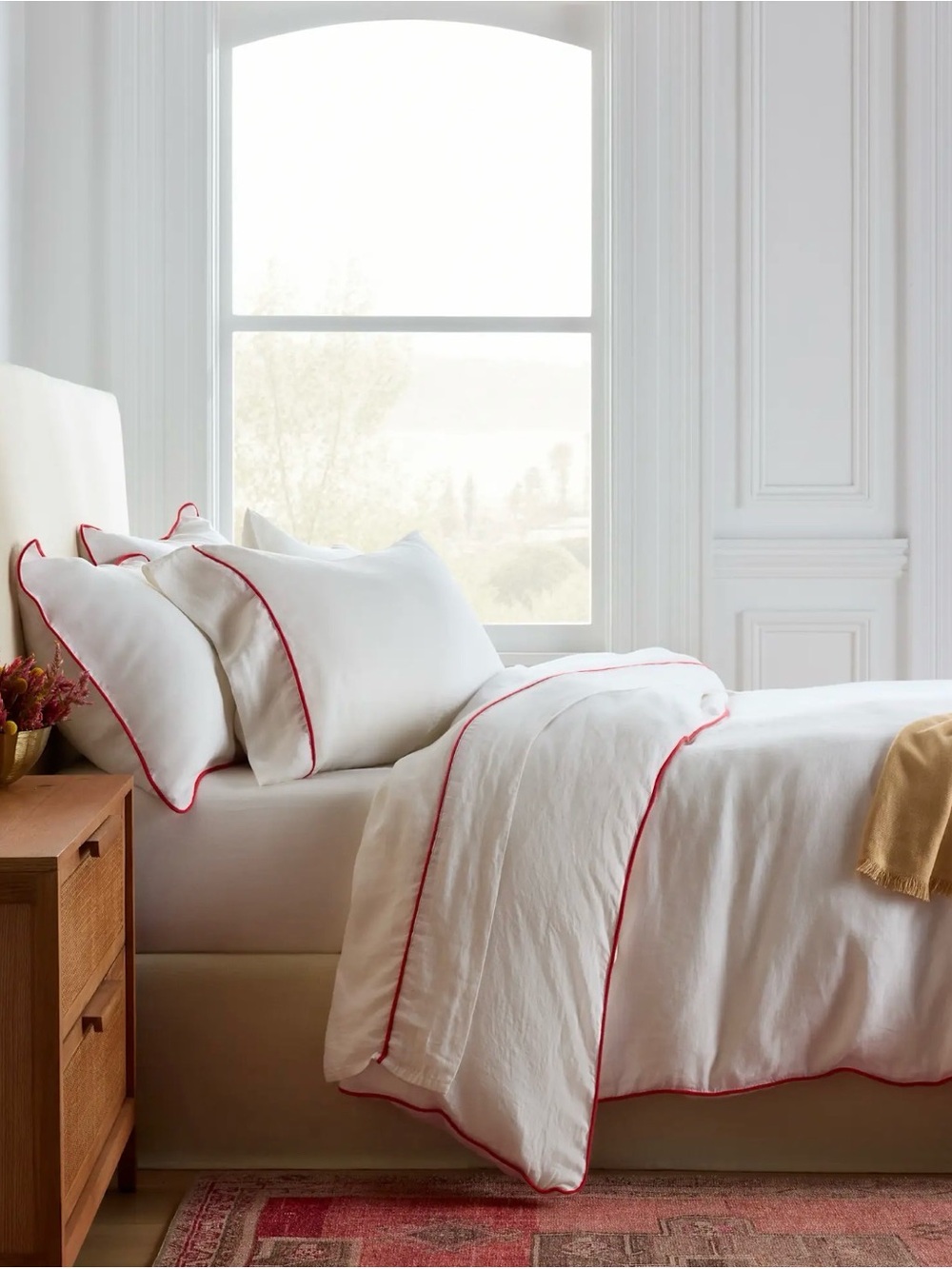 Quince WhiteDuvet Cover with Cherry Piping Trim in Full/Queen NWOT - Picture 3 of 6